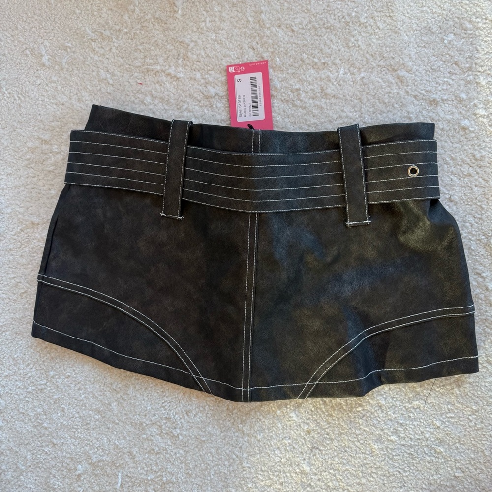 Edikted Washed Faux Leather Mini Skort NEW - Picture 5 of 8